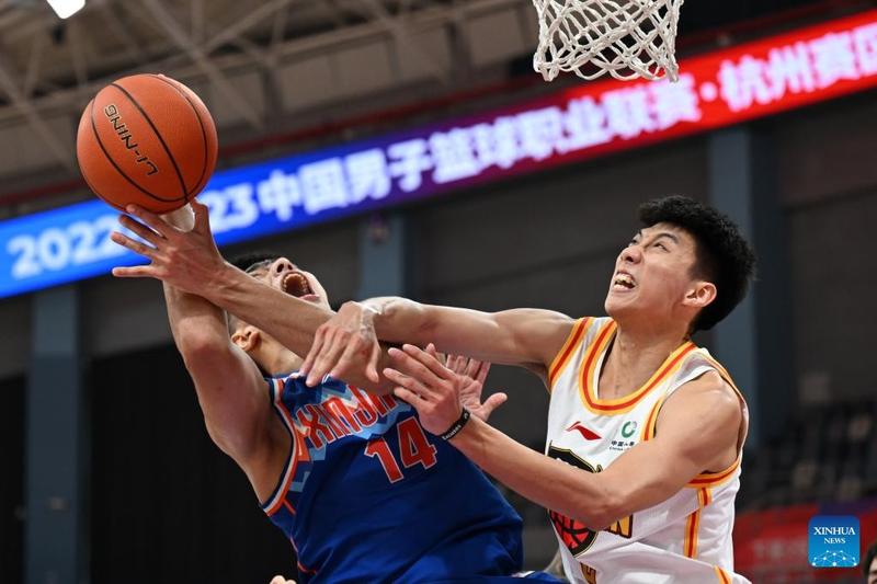 与在家中通